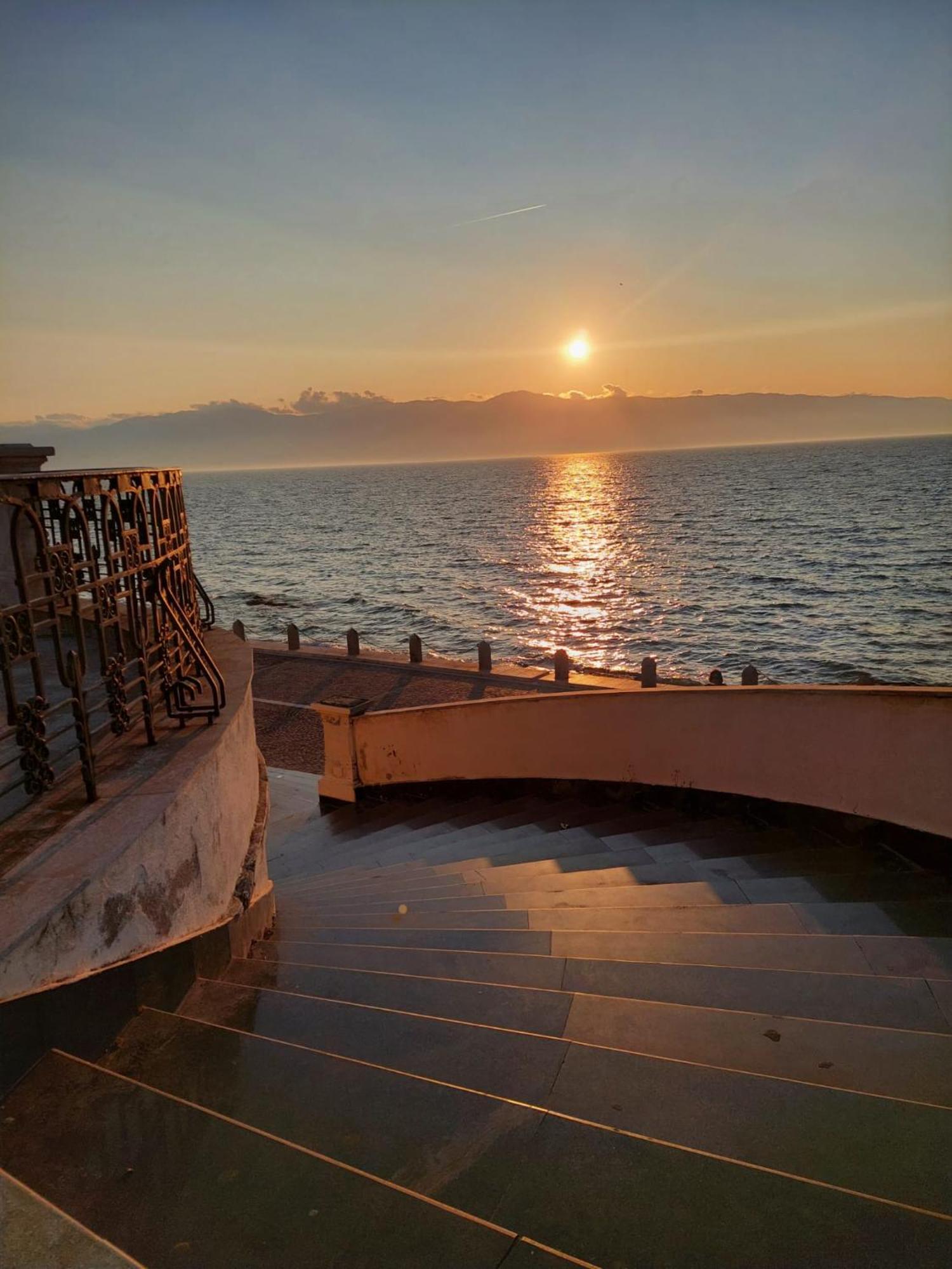 Strettomare-Business & Travel Apartment Reggio di Calabria Exterior foto